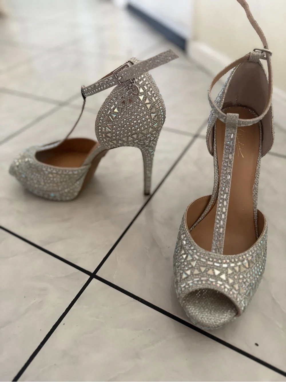 Thalia Sodi Womens Chace Platform Peep Toe heels- size 9